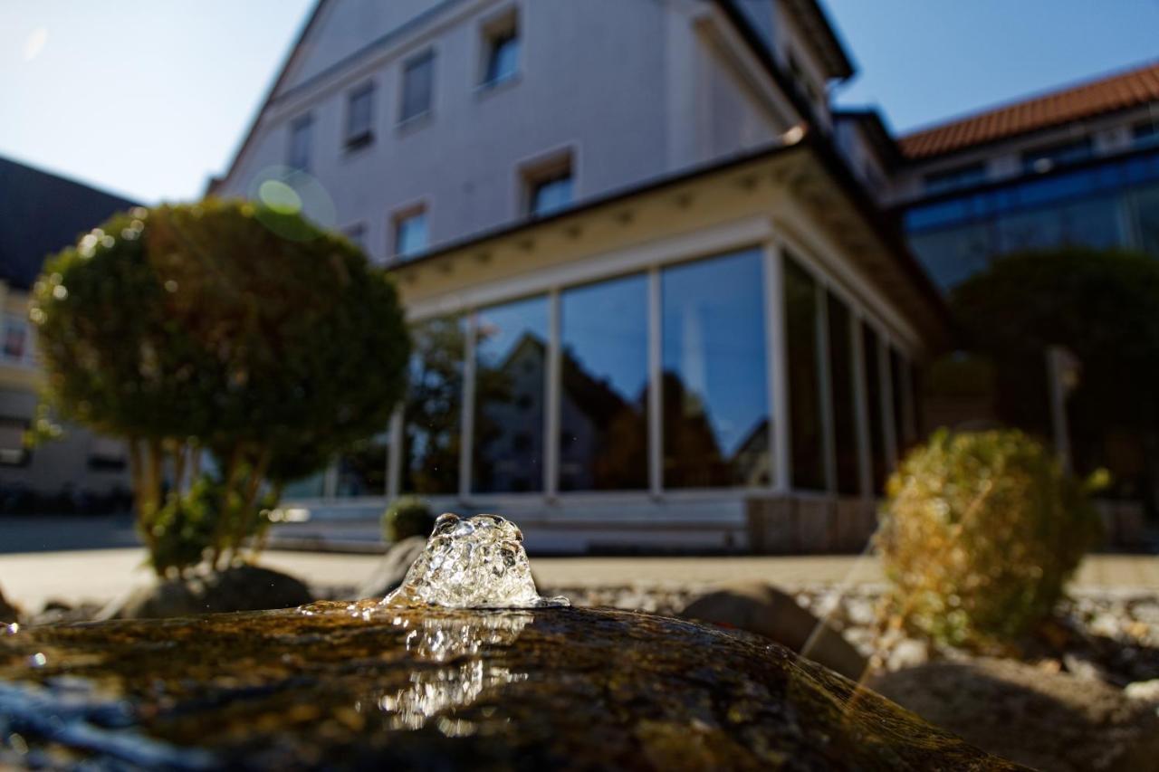 ホテル Gruener Baum Garni クルムバハ エクステリア 写真